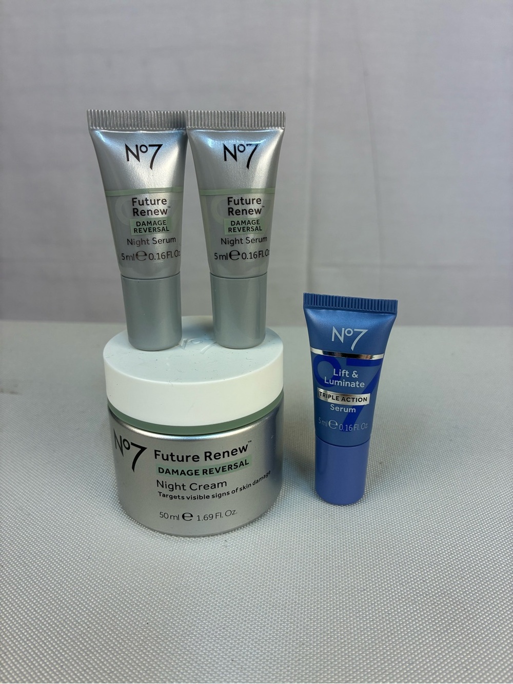 NIP 4 Pc No. 7 Skincare Full Size & Minis